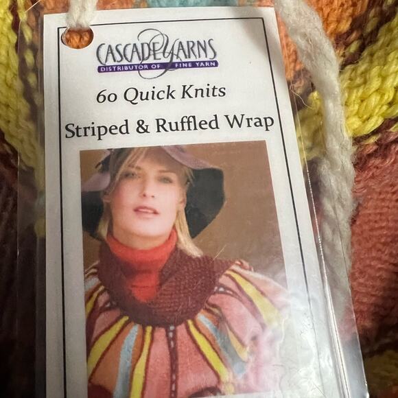 CASCADE YARNS 60 QUICKS KNITS STRIPED & RUFFLE‎ WRAP 100% Peruvian HIGHLA WOOL - Picture 1 of 6